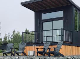 Glamping Cabin I Best Bay Views I Near Restaurants, hotel in Gouldsboro