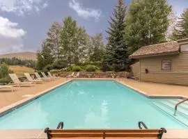 Bluff Condo + Free guest passes to Elkhorn Resort amenities included!
