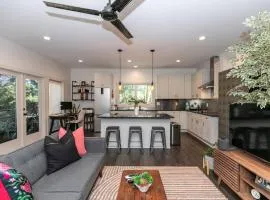 Skyline Views, Mins To Downtown