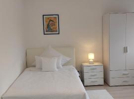 Ferienwohnung, Hotel in Großostheim