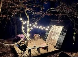 Remote Mountain A-Frame with BBQ Perfect for Nature Lovers in West Virginia