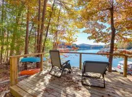 Serene Couple’s Lakeside Retreat, Water Views!