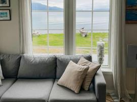 Coastal Cabin In Kastneshamn, hotel in Brostadbotn