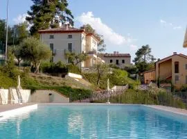 Serafini Home 34 con piscina e vista mozzafiato