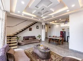 Pinecrest Villa by Splendid Hotels - Garden - Balcony - Living Room - Family Groups - Events - Mountain View