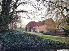 Belchamp Hall Hayloft and Stables