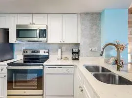 Beautifully Renovated Oceanfront 1BR! Roxanne Towers 303