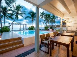 Beachfront 3 bedrooms 12ppl BBQ,Kitchen,Pool