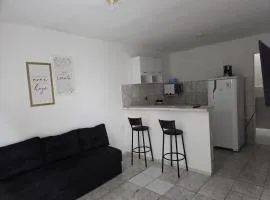 Casa com 2 Quartos e Garagem, Alto da Cruz, Camaçari