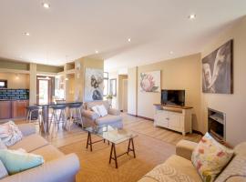 Terrace Tranquility at Oubaai Golf Estate, hotel v destinaci Herolds Bay