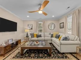 Pet-Friendly 3 BR Home with King Bed and Fenced Yard Near Downtown