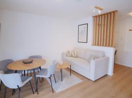 YUVA HOMES -2 Zimmer-S-Bahn MUC-Parkplatz, Hotel in Geltendorf