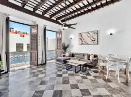 Colonial Apt with Balcony in OSJ Next to San Sebastian APT 3