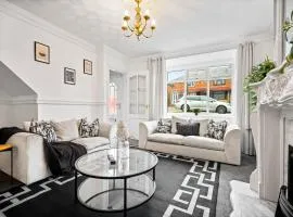 Stylish 3Bed House - Garden - Parking - Smart TV - Netflix 73B