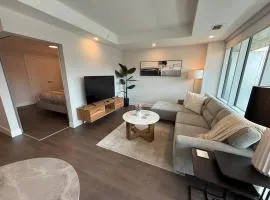 Bright spotless and modern 1 BR with gym