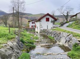 Xola, hotel in Saint-Just-Ibarre