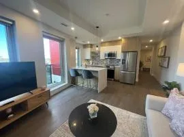 Downtown Spotless 2 Bed 2 Bath with 6 appliances