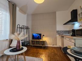 Le studio de cercle 3, boende med sj&auml;lvhush&aring;ll i Limoges