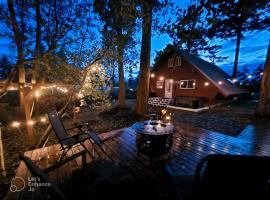 Room in Shared A-Frame Chalet，位于奥克港的民宿