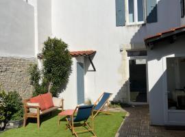 Location Ile d'Oléron, plage et commerces à pieds, Hotel in Le Château-dʼOléron