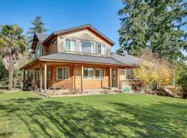 Hikes and Apples Renovated Farmhouse in Gig Harbor!