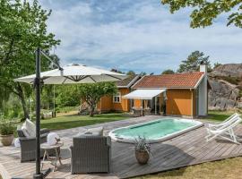 Country Estate With Tennis And Pool Near Lysekil, ξενοδοχείο σε Brastad