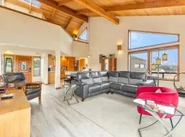 Pacific FantaSea - Ocean Views & Hot Tub Escape