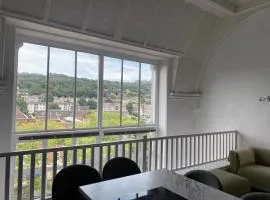 Historic Dover Stay with Stunning Castle View