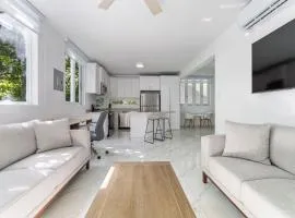 Casa Angelica Apt 203 steps to Sandy Beach