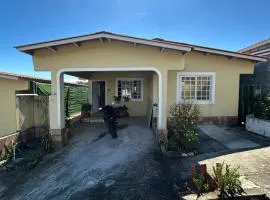 Habitacion amoblada frente al 99 de brisas del golf arraijan