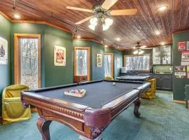 Grand Wintergreen Resort Home with Hot Tub!