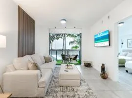 Heart of Miami apartment with free parking