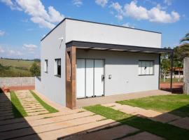 Family farm in Caconde, hotel v destinaci Caconde