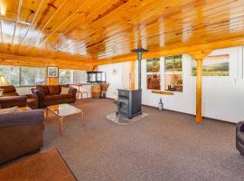 Mtn Gate Guest House about 6 Mi to Shasta Lake!, hotel in Shasta Lake