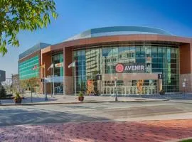 Avenir Centre Suite - Near NBCC - SAVE on MONTHLY Stays