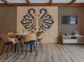 Domki do wynajęcia Cicha Ostoja i Cicha Przystań - Willa Ciche, hotel v mestu Ciche