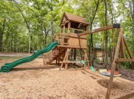 Table Rock Lake Cabin - The Cedars #1 with Lake Access Hot Tub Outdoor Pool