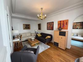 Yzy-Loc Paris Champs Élysées Porte Maillot, ξενοδοχείο σε La Celle-sous-Gouzon