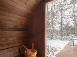 Wooded Circle - Barrel sauna, hot tub, fire pit