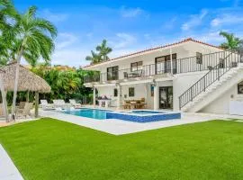 Deep Blue Waterfront Gem Pool Kayaks Dock