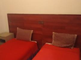 Hôteldescedresazroucentre de la ville, hotel u gradu Azrou