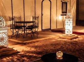 Glow Luxury Camp, hotel in Merzouga