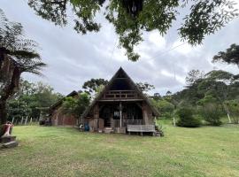 Chalé do lago, hotel in Campo Alegre