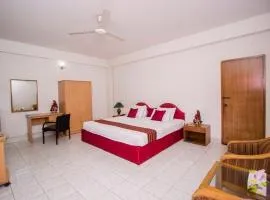 Laurel Lakefront Hotel