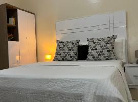 Chambre climatisée , wifi , serviettes, café ou thé offert, hotel v destinaci Dakar