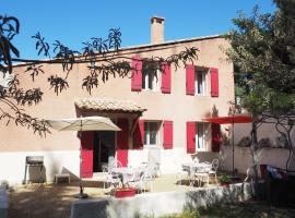 Holiday Home in Provence near Mont Ventoux, hotel i Bédoin