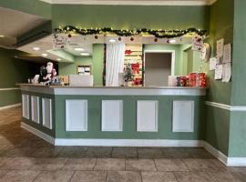 Live in Lodge，位于盖恩斯维尔的酒店