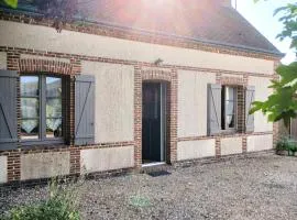 Charmante Maison Rénovée avec Jardin, BBQ et Loisirs à La Saucelle - FR-1-581-13