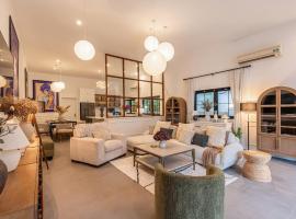 Gorgeous Grand 1000m2 Villa - 5BR with pool in D2 by Ray 02, villa in Ho Chi Minh City