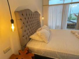 Kiwi Home Hostel, ξενοδοχείο σε Montañita